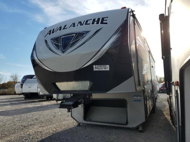 4YDF30028JE760147 - 2018 KEYSTONE AVALANCHE თეთრი ფოტო 2