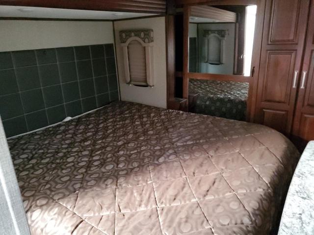 4YDF30028JE760147 - 2018 KEYSTONE AVALANCHE თეთრი ფოტო 5