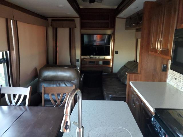 4YDF30028JE760147 - 2018 KEYSTONE AVALANCHE თეთრი ფოტო 6