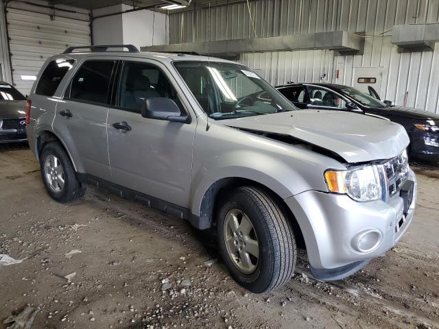 1FMCU9DG4AKC71383 - 2010 FORD ESCAPE XLT SILVER photo 4