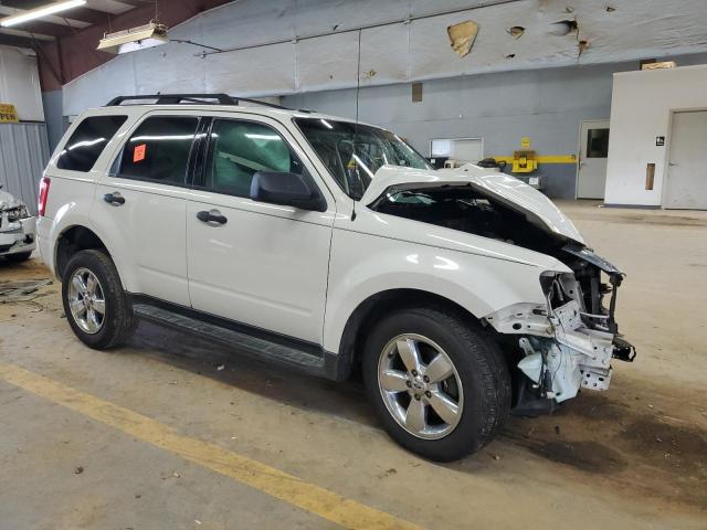 1FMCU0D79BKA60435 - 2011 FORD ESCAPE XLT WHITE photo 4