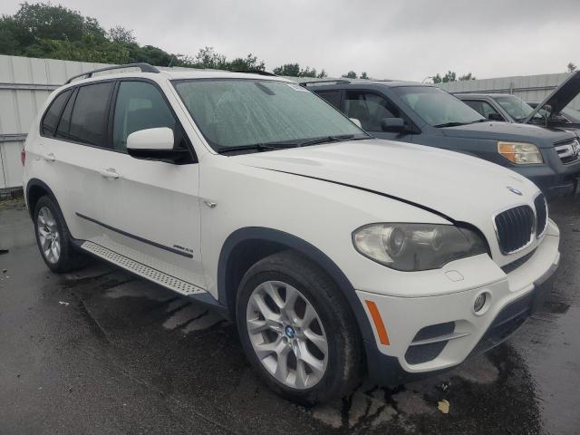 5UXZV4C5XBL404723 - 2011 BMW X5 XDRIVE35I WHITE photo 4