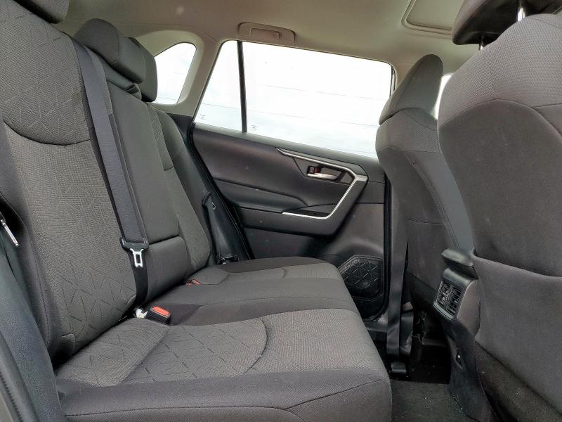 2T3W1RFV5MC120927 - 2021 TOYOTA RAV4 XLE WHITE photo 10