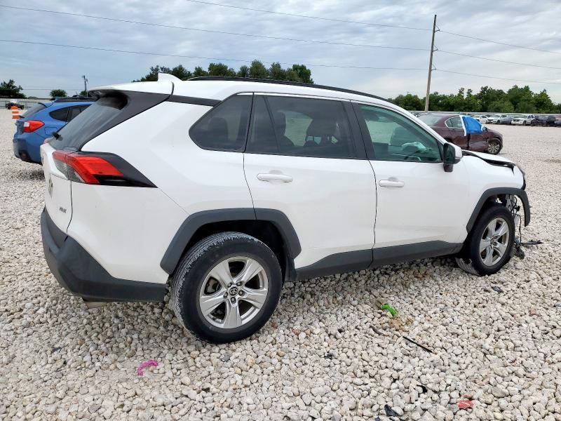 2T3W1RFV5MC120927 - 2021 TOYOTA RAV4 XLE WHITE photo 3