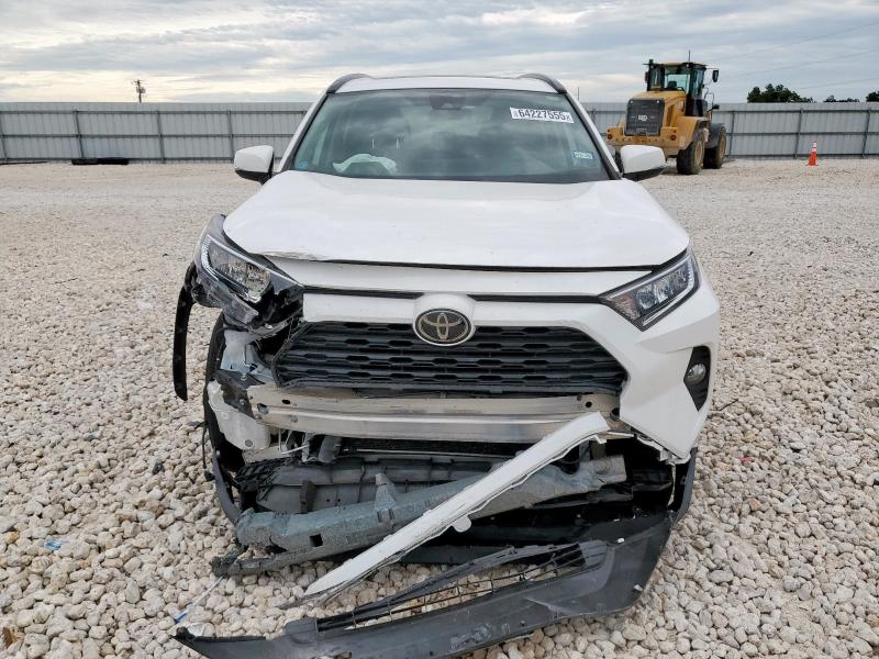 2T3W1RFV5MC120927 - 2021 TOYOTA RAV4 XLE WHITE photo 5