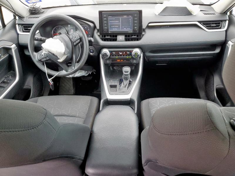 2T3W1RFV5MC120927 - 2021 TOYOTA RAV4 XLE WHITE photo 8