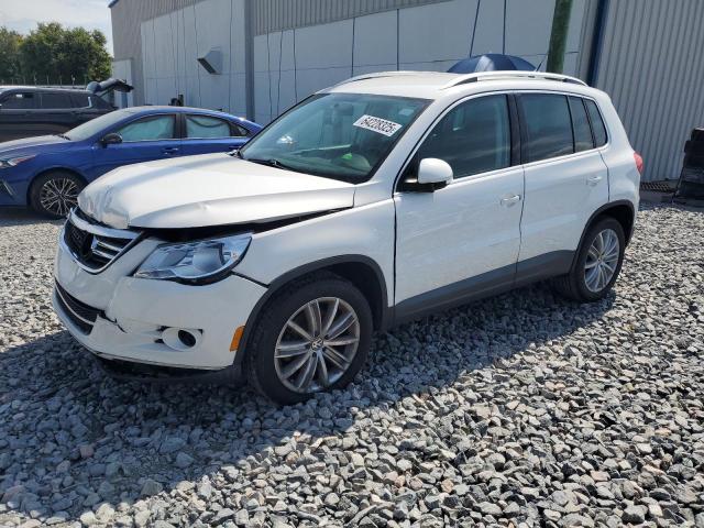 2010 VOLKSWAGEN TIGUAN S, 