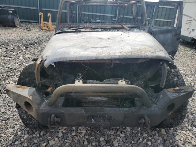 1C4BJWDG6HL559823 - 2017 JEEP WRANGLER U SPORT GRAY photo 11