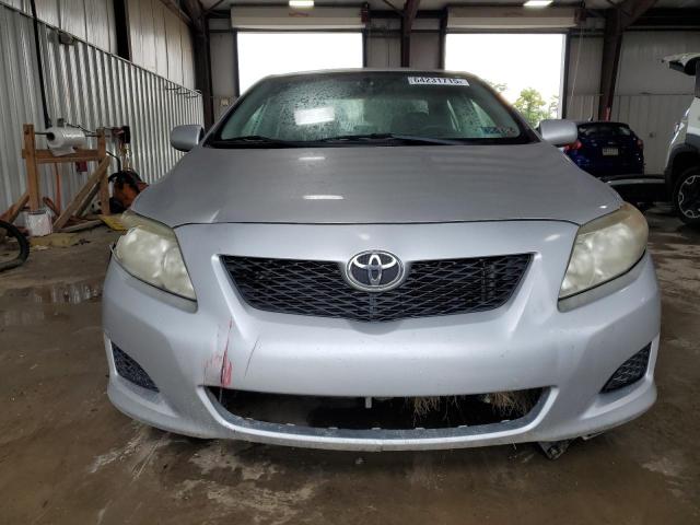 2T1BU4EEXAC312746 - 2010 TOYOTA COROLLA BASE فضي صورة 5