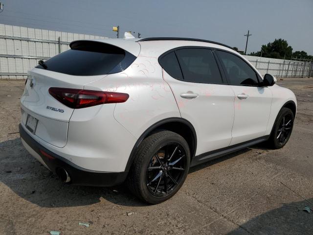 ZASFAKNN5J7B79319 - 2018 ALFA ROMEO STELVIO TI SPORT WHITE photo 3