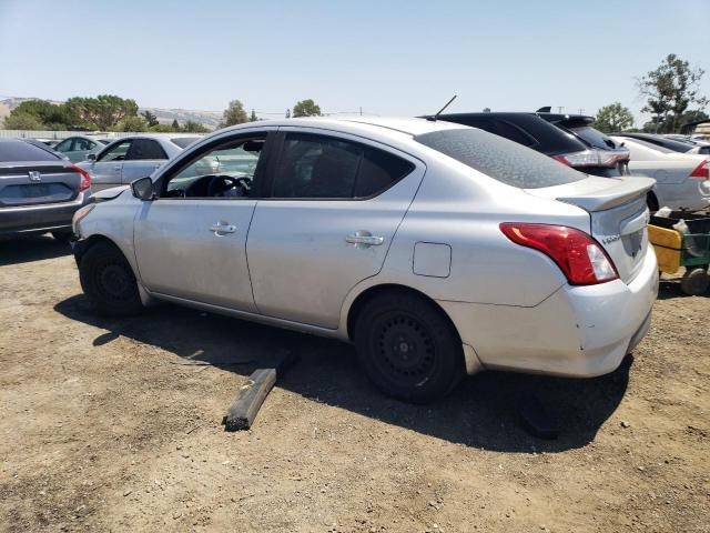 3N1CN7AP8HL854304 - 2017 NISSAN VERSA S SILVER photo 2