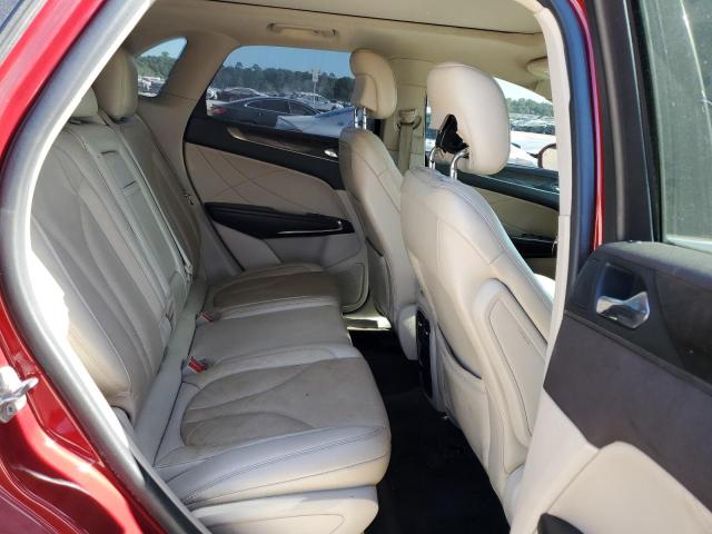 5LMCJ3C96HUL71098 - 2017 LINCOLN MKC RESERVE RED photo 11