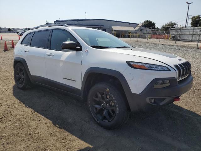 1C4PJMBS0HW588816 - 2017 JEEP CHEROKEE TRAILHAWK WHITE photo 4
