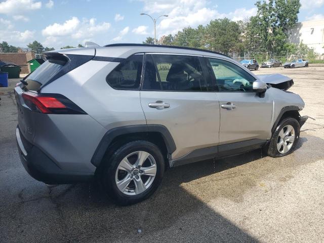 2T3P1RFVXLC078600 - 2020 TOYOTA RAV4 XLE SILVER photo 3