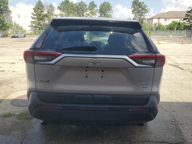 2T3P1RFVXLC078600 - 2020 TOYOTA RAV4 XLE SILVER photo 6