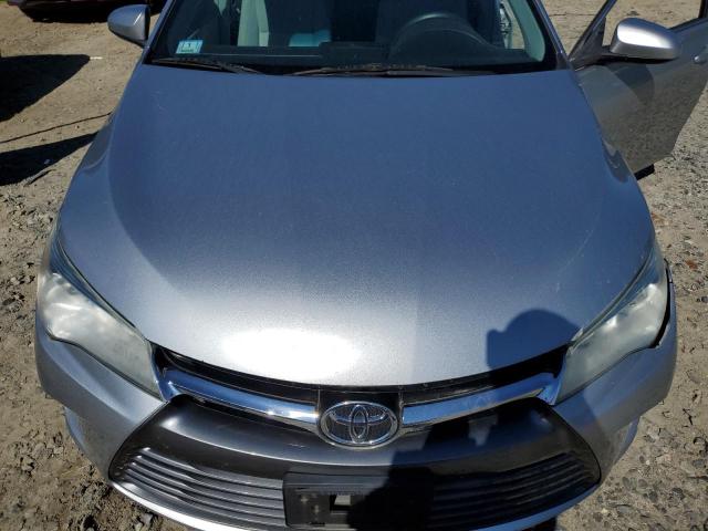4T4BF1FK3GR522857 - 2016 TOYOTA CAMRY LE SILVER photo 11