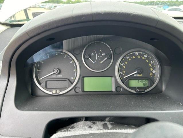 SALFT2BNXAH177799 - 2010 LAND ROVER LR2 HSE TECHNOLOGY WHITE photo 9