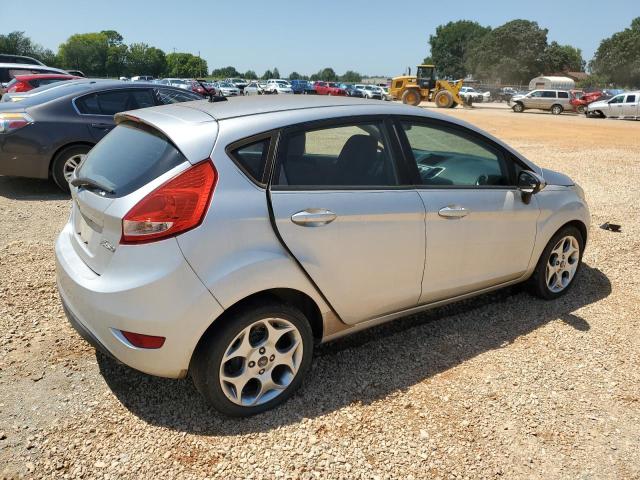 3FADP4FJ7BM162802 - 2011 FORD FIESTA SES SILVER photo 3