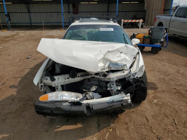 2G4WF521041221163 - 2004 BUICK REGAL GS WHITE photo 5