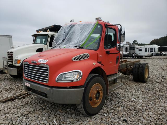 1FVACXCS64DN28985 - 2004 FREIGHTLINER M2 106 MEDIUM DUTY RED photo 2