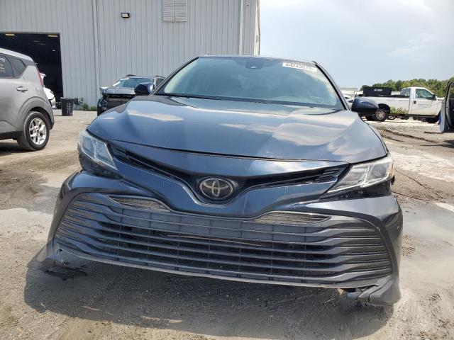 4T1C11AK9LU937714 - 2020 TOYOTA CAMRY LE BLUE photo 5