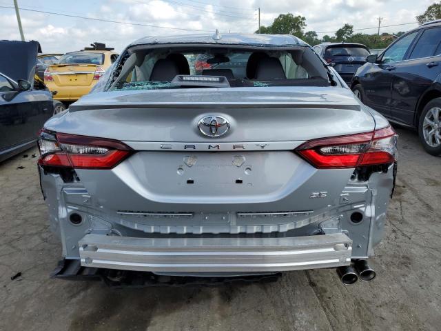 4T1G11AK9PU165125 - 2023 TOYOTA CAMRY SE NIGHT SHADE SILVER photo 6