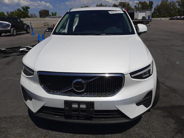 YV4K92HKXP2916678 - 2023 VOLVO XC40 CORE WHITE photo 5