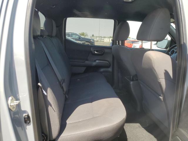 3TMBZ5DN1JM013291 - 2018 TOYOTA TACOMA DOUBLE CAB Gris foto 10