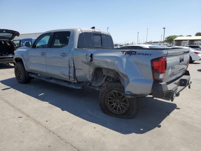 3TMBZ5DN1JM013291 - 2018 TOYOTA TACOMA DOUBLE CAB Gris foto 2