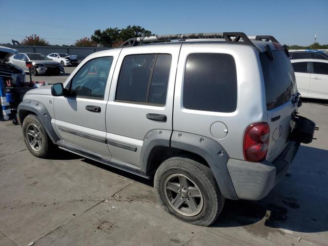 1J4GL38K16W191313 - 2006 JEEP LIBERTY RENEGADE SILVER photo 2