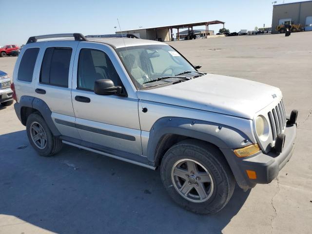 1J4GL38K16W191313 - 2006 JEEP LIBERTY RENEGADE SILVER photo 4