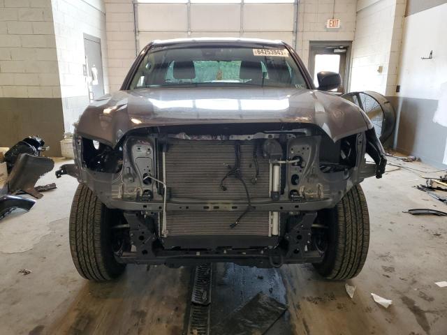 3TYSX5EN7NT015027 - 2022 TOYOTA TACOMA ACCESS CAB ნაცრისფერი ფოტო 5
