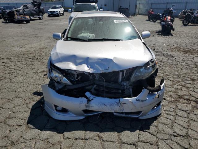 2T1BU4EE2AC468103 - 2010 TOYOTA COROLLA BASE SILVER photo 5