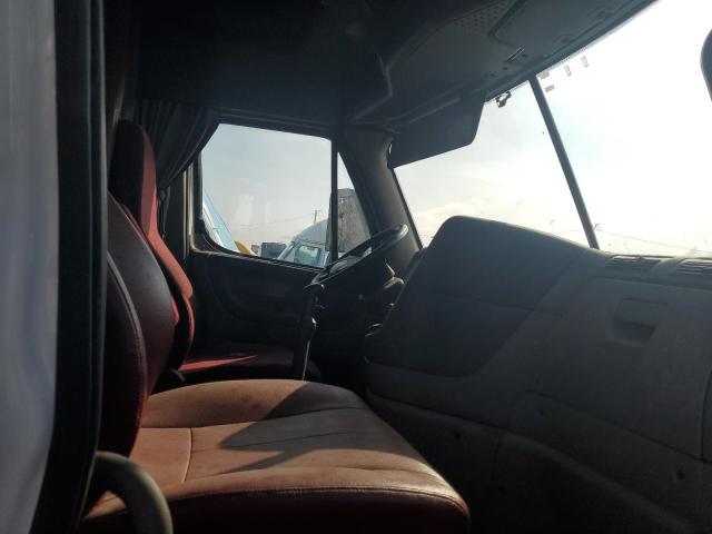 1FUJGLDR0KLKD8379 - 2019 FREIGHTLINER CASCADIA 125 WHITE photo 6