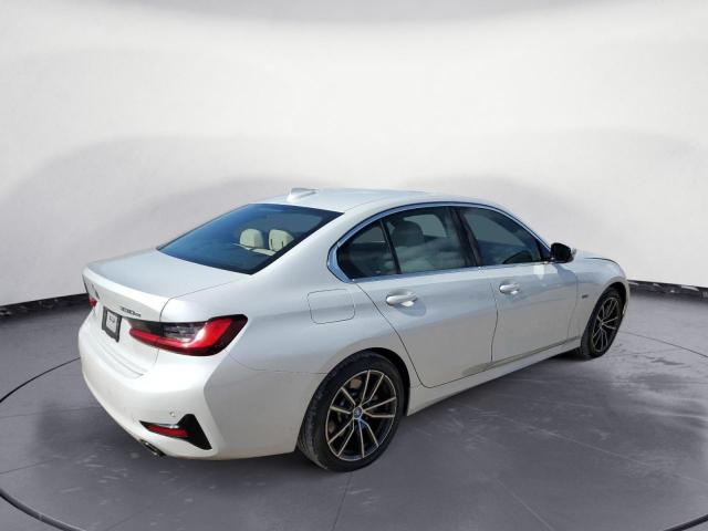 3MW5P9J09N8C72271 - 2022 BMW 330XE Սպիտակ լուսանկար 3