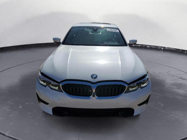 3MW5P9J09N8C72271 - 2022 BMW 330XE WHITE photo 5