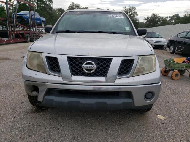 1N6AD0ER4AC439277 - 2010 NISSAN FRONTIER CREW CAB SE SILVER photo 5