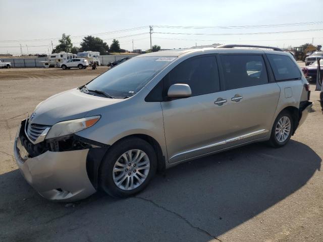 2017 TOYOTA SIENNA XLE, 