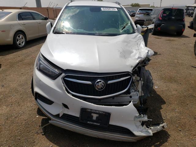 KL4CJASB9JB626015 - 2018 BUICK ENCORE PREFERRED SILVER photo 5