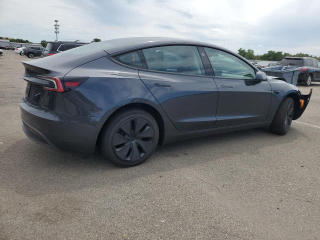 5YJ3E1EA0SF981490 - 2025 TESLA MODEL 3 GRAY photo 3