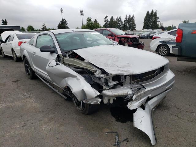 1ZVFT80N165220221 - 2006 FORD MUSTANG SILVER photo 4