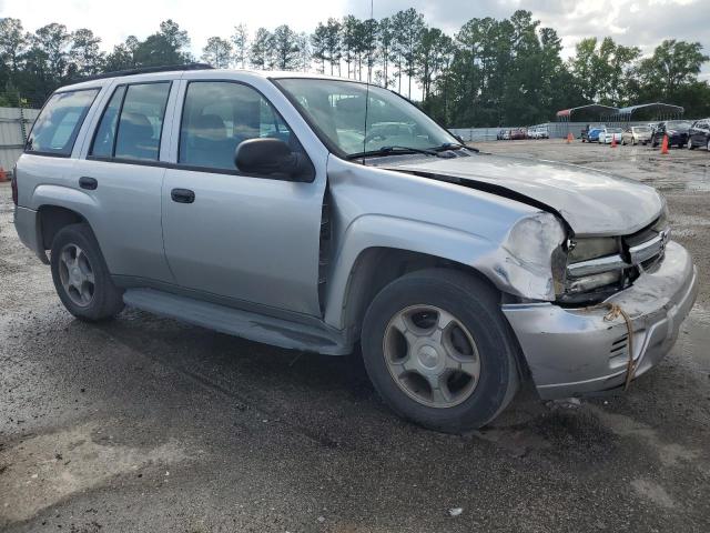 1GNDS13S982249774 - 2008 CHEVROLET TRAILBLAZE LS SILVER photo 4