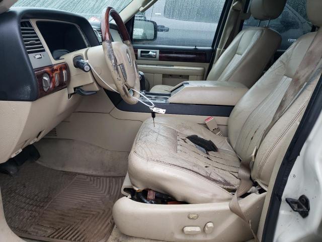 5LMFU28545LJ11076 - 2005 LINCOLN NAVIGATOR თეთრი ფოტო 7