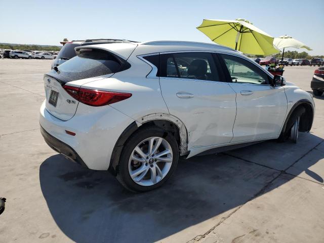 SJKCH5CP0KA011683 - 2019 INFINITI QX30 PURE WHITE photo 3