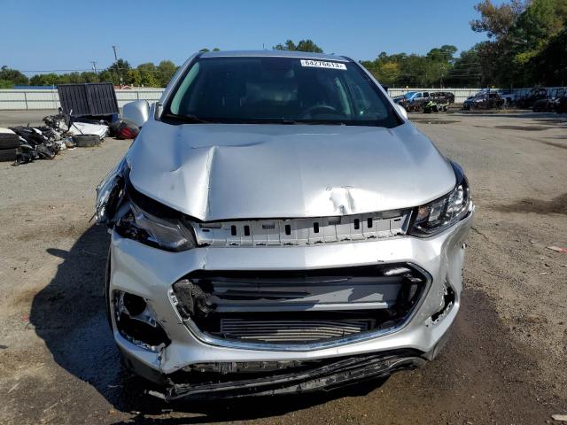 KL7CJNSM7NB516257 - 2022 CHEVROLET TRAX LS SILVER photo 5