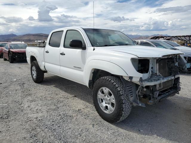 5TEKU72NX7Z446732 - 2007 TOYOTA TACOMA DOUBLE CAB PRERUNNER LONG BED WHITE photo 4