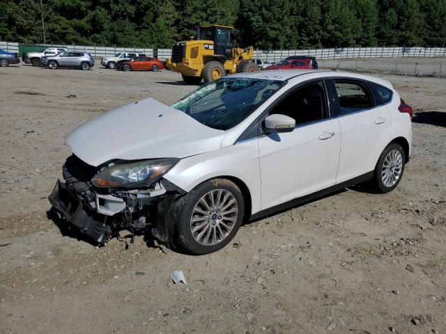 1FAHP3N20CL444675 - 2012 FORD FOCUS TITANIUM WHITE photo 1