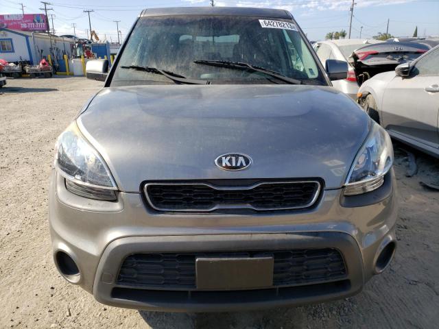 KNDJT2A53D7636023 - 2013 KIA SOUL GRAY photo 5