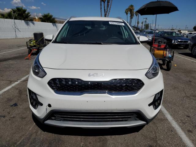 KNDCB3LC2N5548641 - 2022 KIA NIRO LX WHITE photo 5