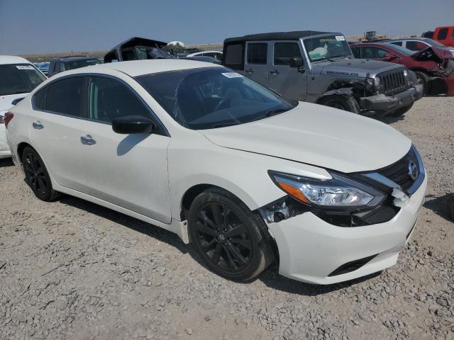 1N4AL3AP0JC161317 - 2018 NISSAN ALTIMA 2.5 WHITE photo 4